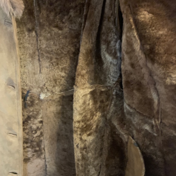 Magnificent coat in suede and sheep, brown. - Picture 7 of 8